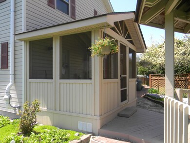 SCREENED PORCH