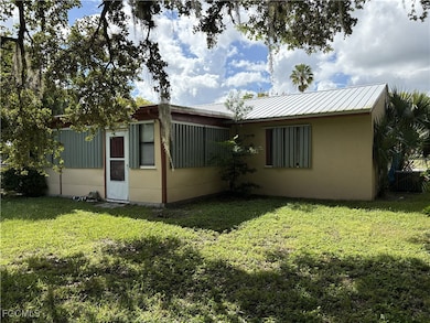 4014 N Edgewater Cir, Labelle, FL 33935 - photo 3