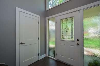 004-Foyer-1721793-medium