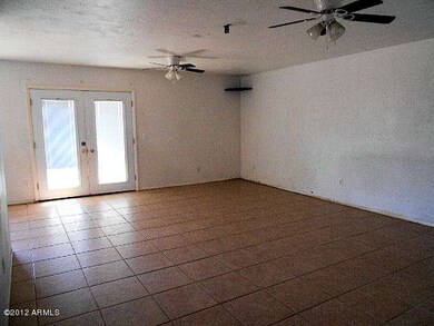 023-334586 - family room