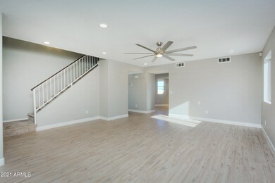 13613N19th003