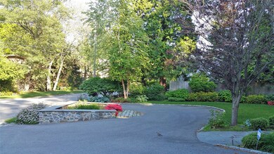 circular driveway