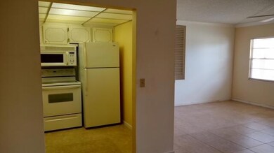 16 Dorset A, Boca Raton, FL 33434 - photo 3