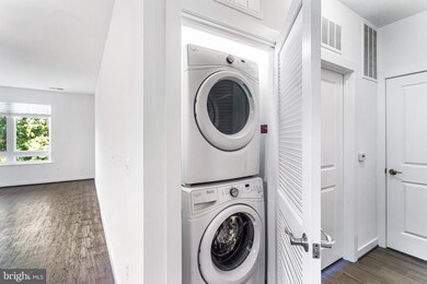 9430 Silver King Ct unit 404, Fairfax, VA 22031 - photo 7