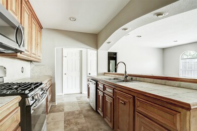 2521 Leichester Dr, Spring, TX 77386 - photo 4