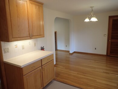 131 Jarvis Cir, Needham, MA 02492 - photo 4