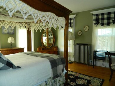 13 Prospect St, Lancaster, NH 03584 - photo 3