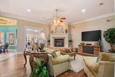 5967 Linene Dr-01