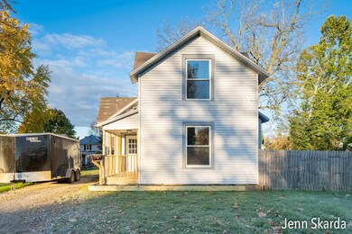 927 Charles St, Belding, MI 48809-3