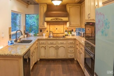 2512 Moffitt Way, Bakersfield, CA 93309 - photo 5