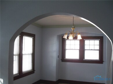 Formal Dining Room ~ lots of charm!