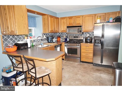 2072 Yorktown S, Norristown, PA 19403 - photo 4