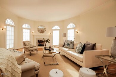 009-Living_Room-866125-mls