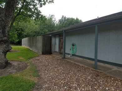 3512 1/2 Broadway St, Pearland, TX 77581 - photo 3