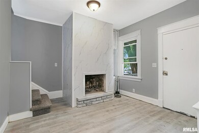 2022 N Myrtle St, Davenport, IA 52804 - photo 2