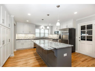 Fabulous new kitchen with large granite island, st