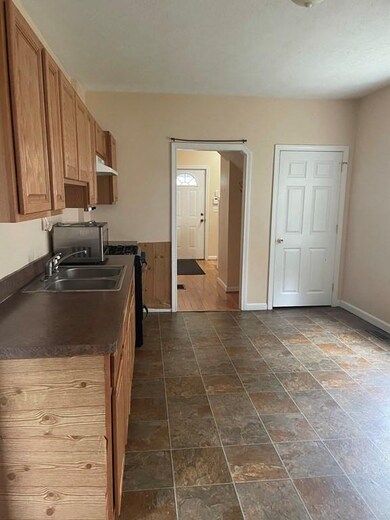 22 Burr St, Springfield, MA 01109 - photo 4