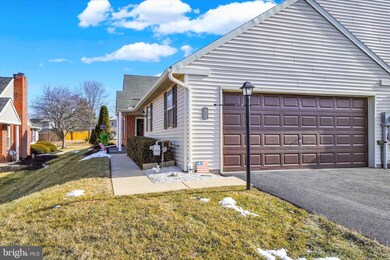 3255 Falcon Ln unit 18A, Dover, PA 17315 - photo 3