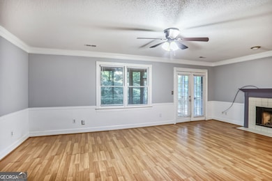 Spacious living room