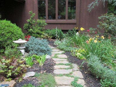 926 Pineview Dr, West Chester, PA 19380 - photo 3