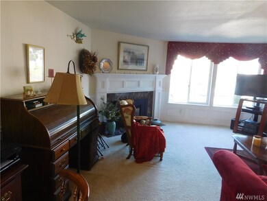 555 Walnut St unit 8, Edmonds, WA 98020 - photo 2