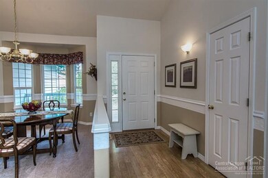 1172 SE Shadowood Dr, Bend, OR 97702 - photo 3