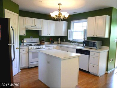 239 Carolstowne Rd, Reisterstown, MD 21136 - photo 3