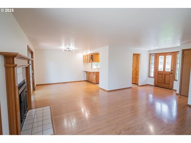 6894 C St, Springfield, OR 97478 - photo 6