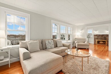 54 Edgecliff Rd unit 2, Watertown, MA 02472 - photo 3