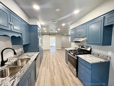 215 N State Ave, Tahlequah, OK 74464 - photo 3