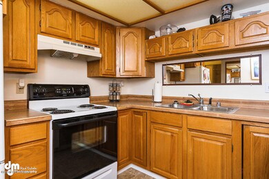 Kitchen 0027-SMALL