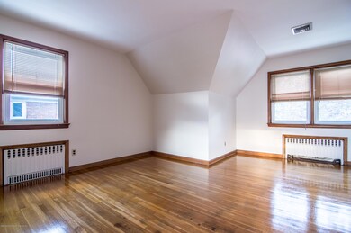 34 Cayuga Avenue-15