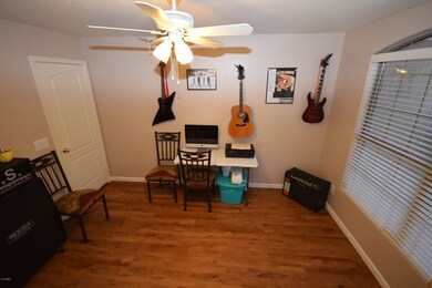Huge Den/Office/Play Room!