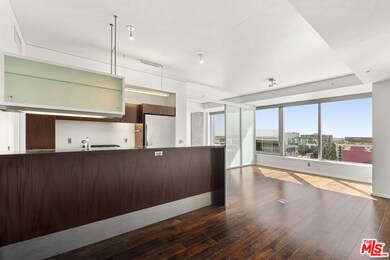 EVO South unit 1103, Los Angeles, CA 90015 - photo 3
