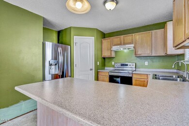 13-web-or-mls-1212 Woodbriar St -18