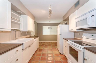 10011 W Caron Dr, Sun City, AZ 85351 - photo 6