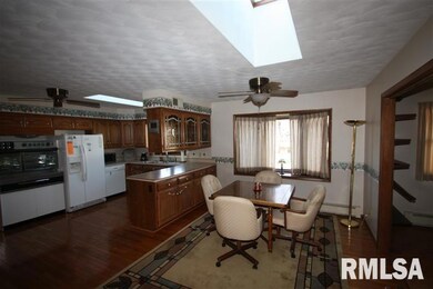 4334 Wittman Dr, Davenport, IA 52806 - photo 7