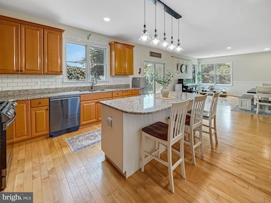 1 Summerhill Ct, Columbus, NJ 08022 - photo 2