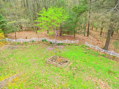 456 Bernadine Dr, Stroudsburg, PA 18360 - photo 2