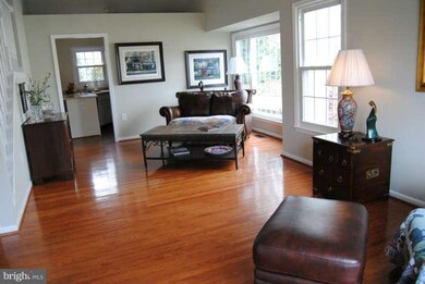 13180 Ladybank Ln, Herndon, VA 20171 - photo 3