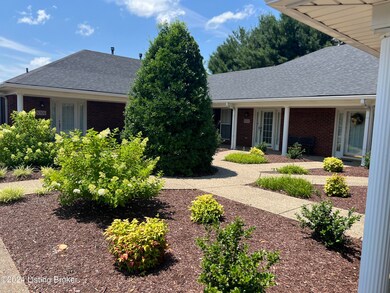 8511 Aspen Glen Way unit 8511, Louisville, KY 40228 - photo 3