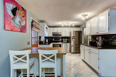 2 Boston Dr, Shrewsbury, MA 01545 - photo 3