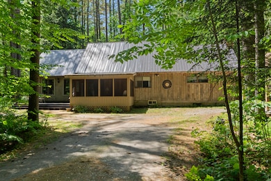 46 Christmas Tree Ln_105