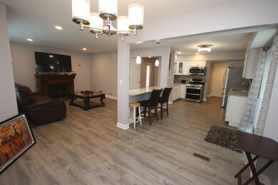 1098 Viewpoint Dr, Lake In the Hills, IL 60156 - photo 5