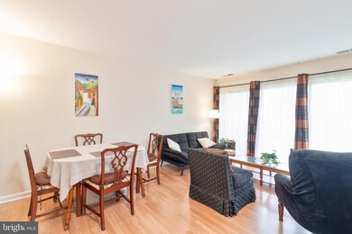 21 Canterbury Square unit 102, Alexandria, VA 22304 - photo 2