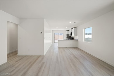 6719 Violet Cascade Ave, Las Vegas, NV 89156 - photo 3