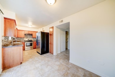 3605 W Bethany Home Rd unit 17, Phoenix, AZ 85019 - photo 7