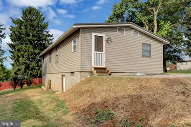 205 Harrison St, Selinsgrove, PA 17870 - photo 5