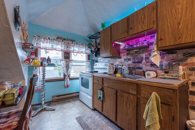 8 Marriott Ave, Westerly, RI 02891 - photo 5