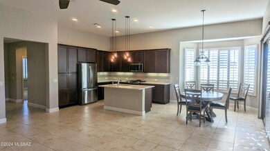 PXL_20231004_232431094